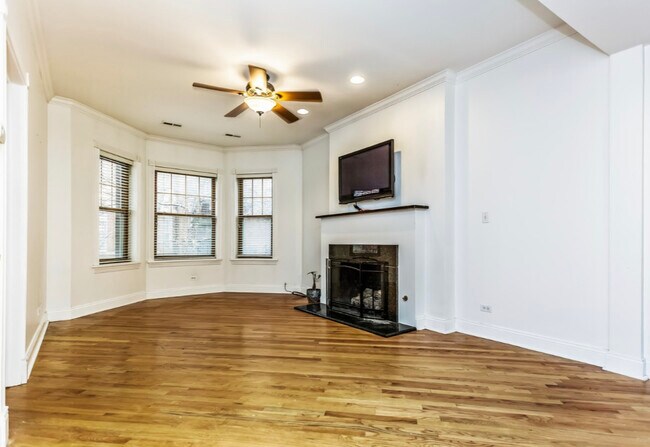 Foto del edificio - 5323 S Harper Ave