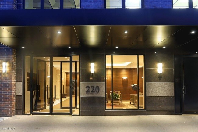 Building Photo - 220 E 72nd St
