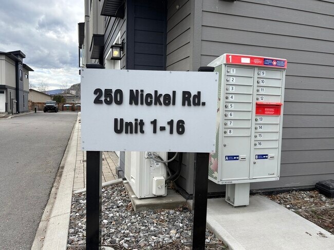 Photo du bâtiment - 250 Nickel Rd