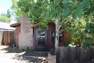 Building Photo - 416 S Verde St