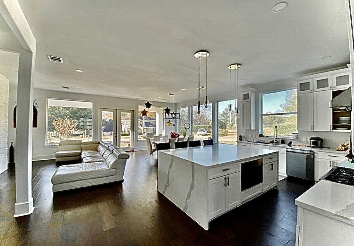 Foto principal - 114 Bentwood Dr