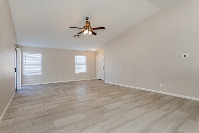 Building Photo - 14338 N 129th Ave