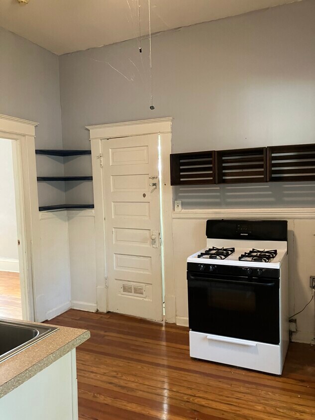 Cocina a gas - 810 Church St