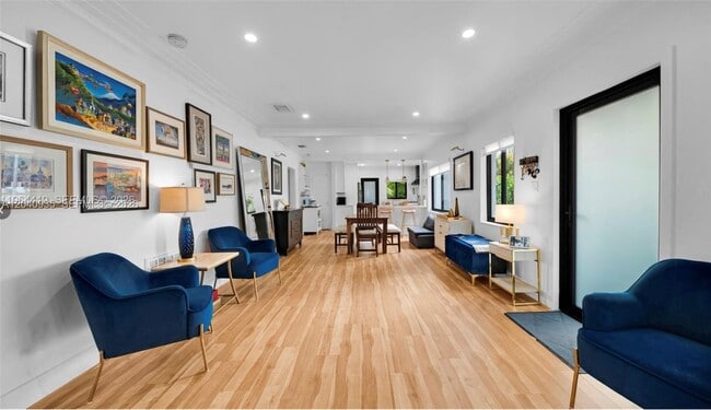 Foto del edificio - 375 SW 32nd Rd