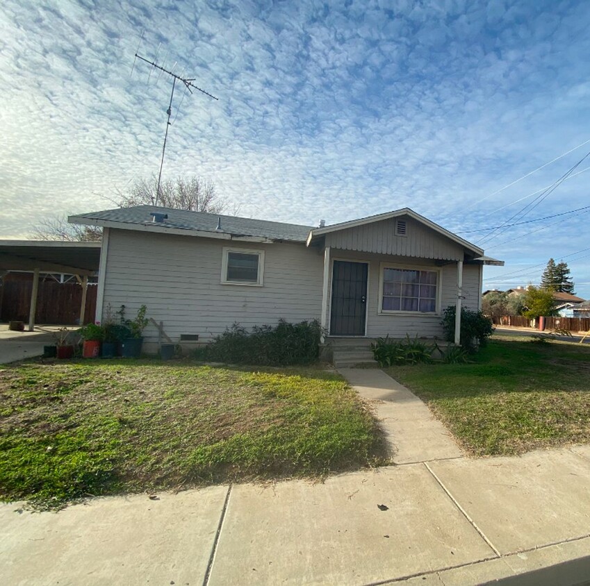 Foto principal - Cute home for rent in Woodlake, Ca