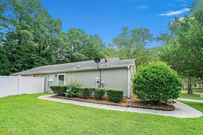 Building Photo - 1329 Creek View Dr