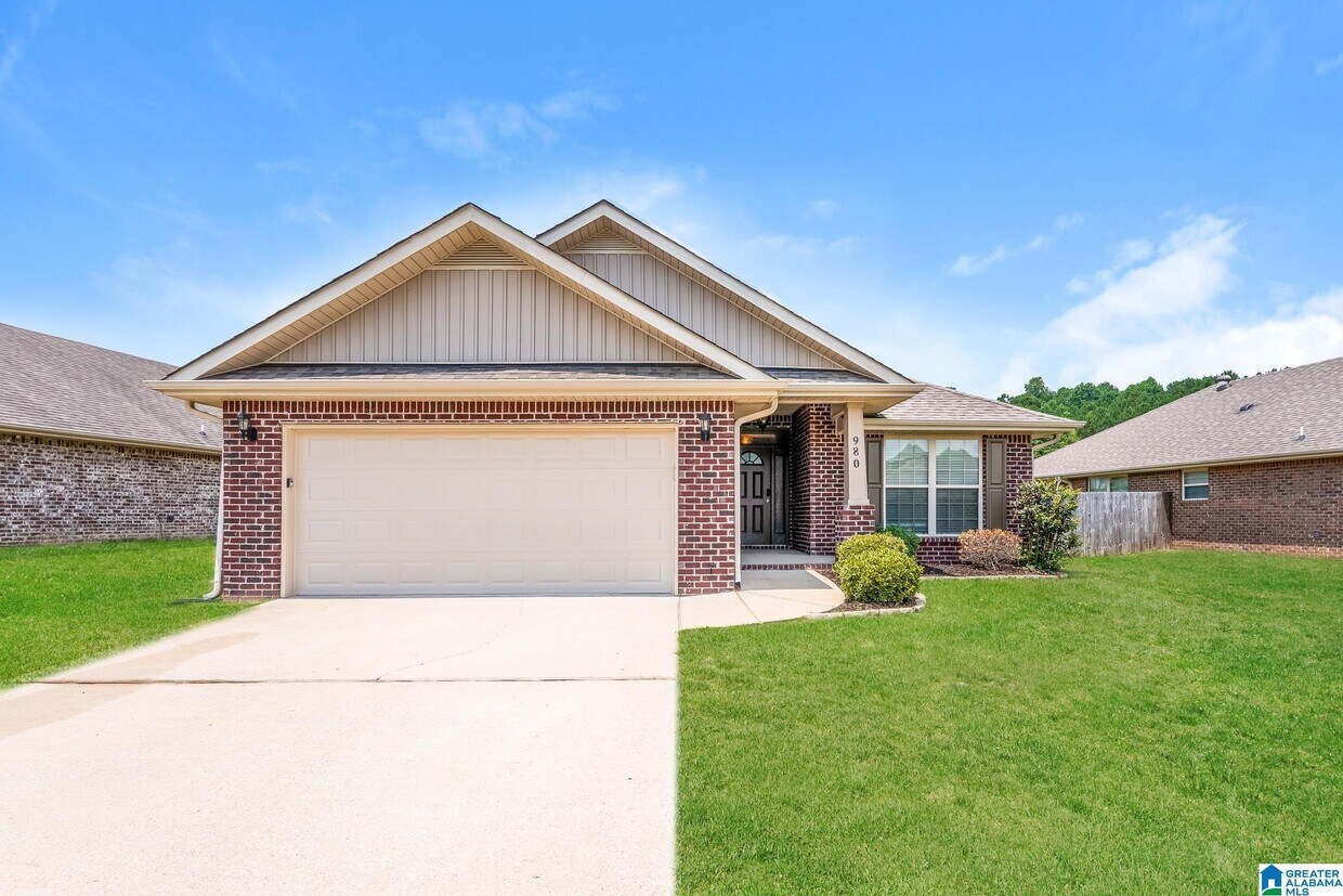 Foto principal - 980 Clover Ave