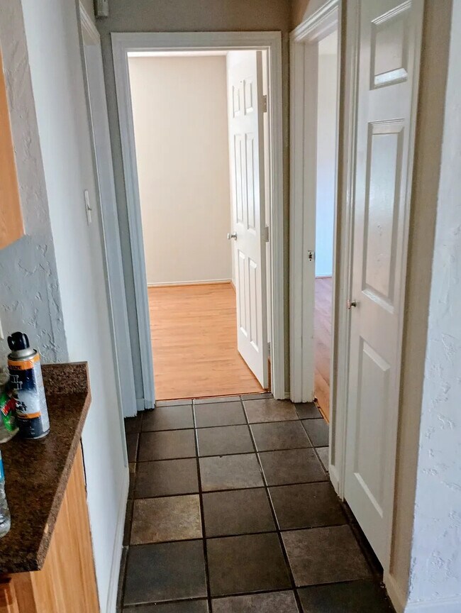 Foto del edificio - Room in Single Family Home on Hardesty