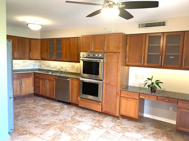 Building Photo - 175 Boardwalk Pl