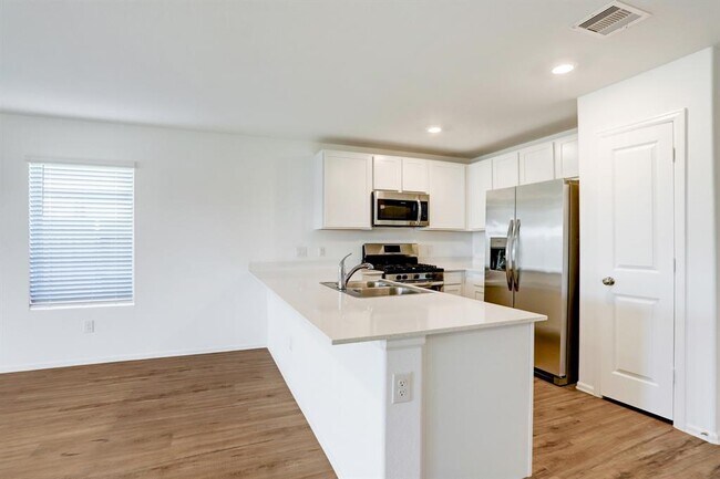 Building Photo - 1425 Twilight Grn Dr