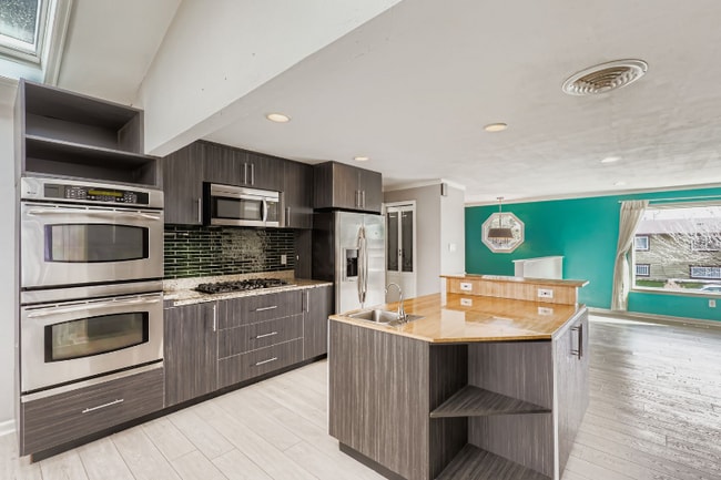 Foto del edificio - 8293 Gaylord St