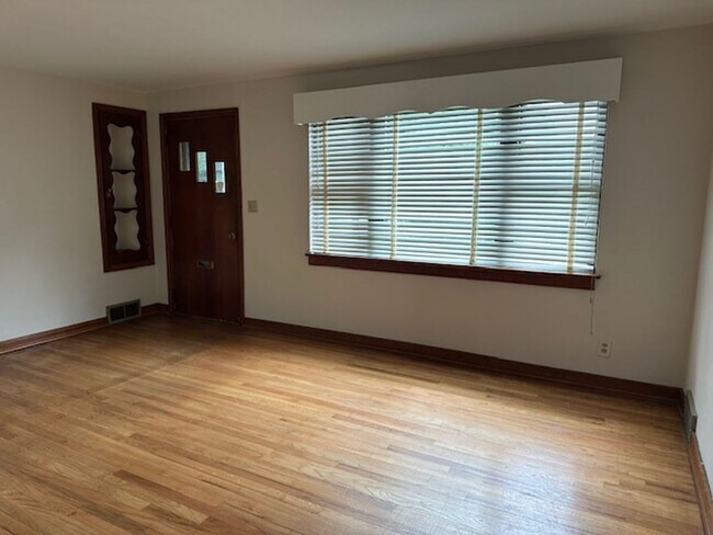 Foto del edificio - 4703 Lancaster St