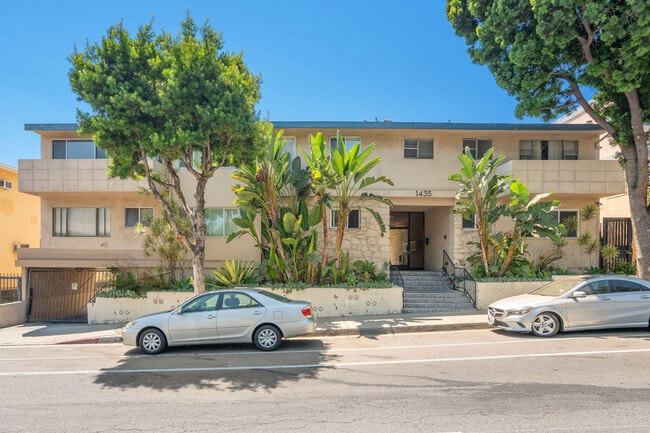 Building Photo - 1435 N Fairfax Ave