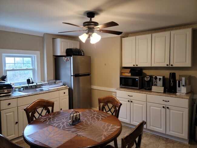 Kitchen - 131 Madison Ave
