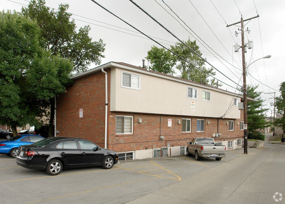 Primary Photo - 28 E 18th Ave