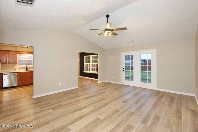 Building Photo - 216 Savannah Nicole Rd