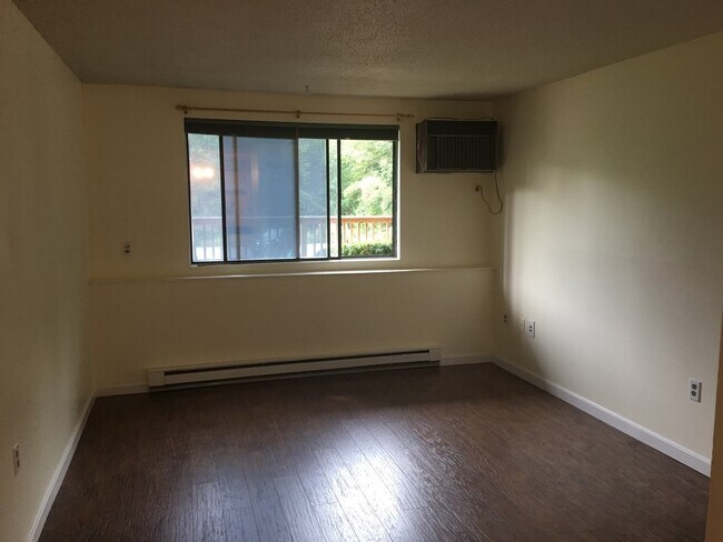 Foto del edificio - 185 Lita Ln