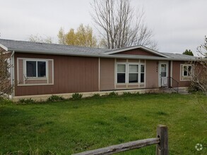 Building Photo - 649 Linda Ln