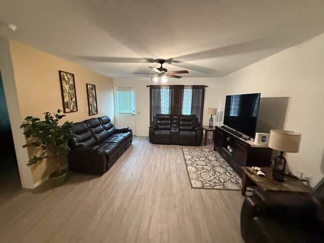 Foto del edificio - 9434 Somerset Wy