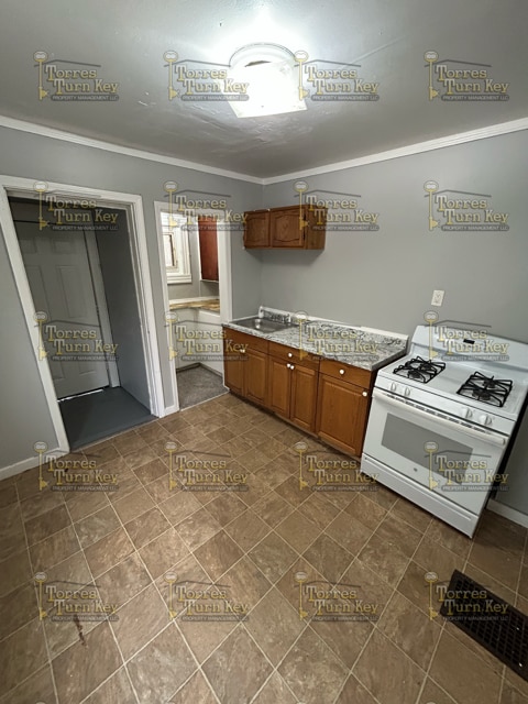 Building Photo - 49 Karnes St