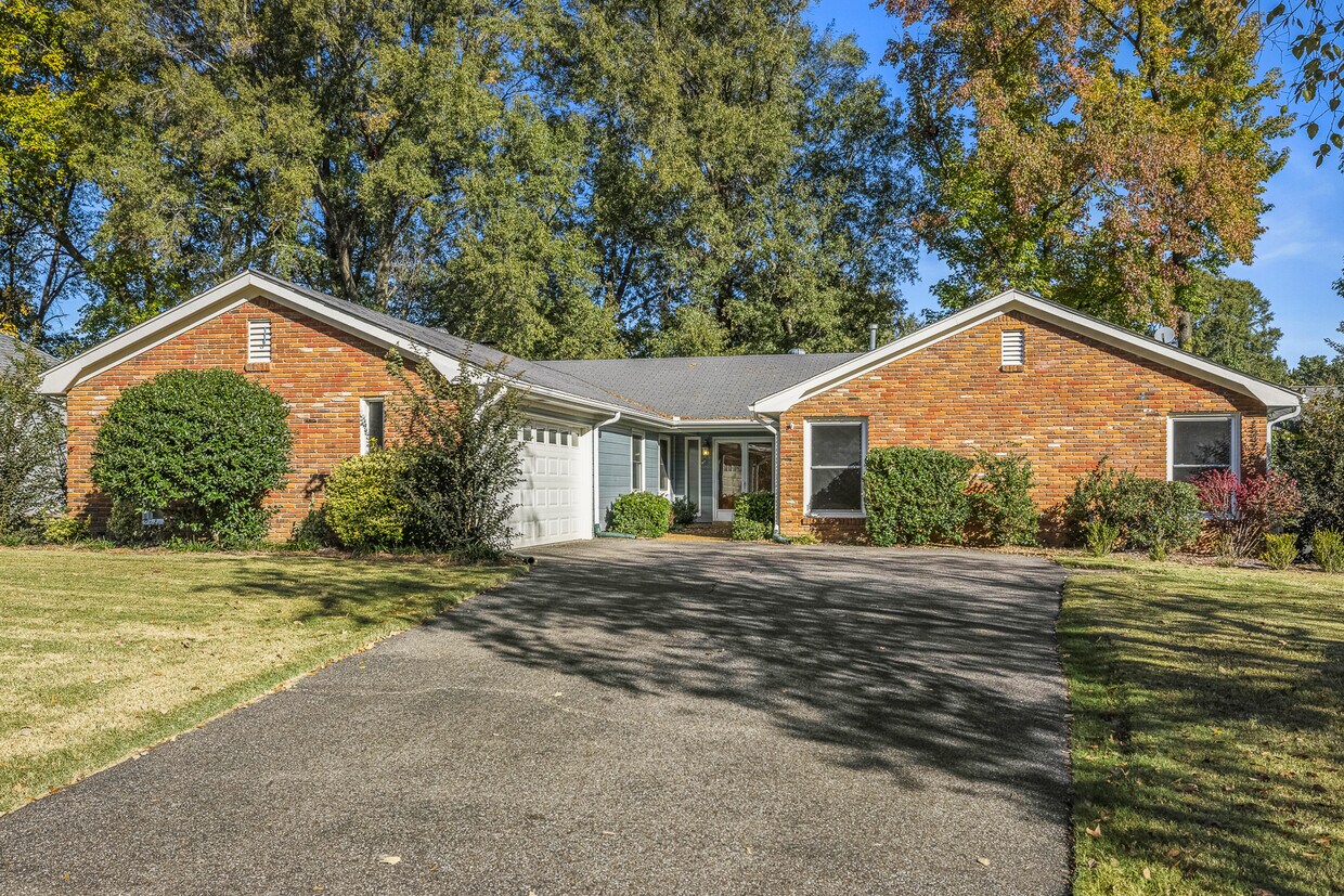 8044 Neshoba Rd, Germantown, TN 38138 House Rental in Germantown, TN