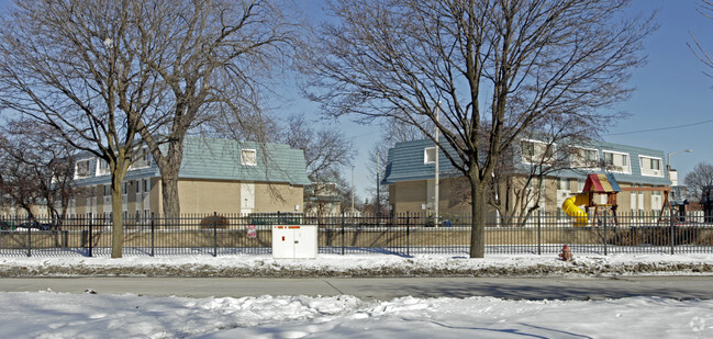 Building Photo - Windsor Court