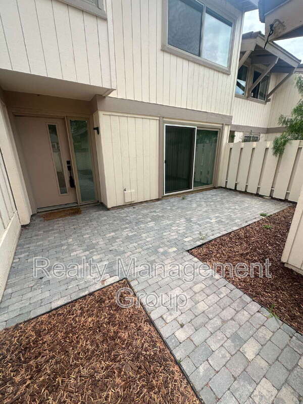 Building Photo - 11218 Poblado Rd