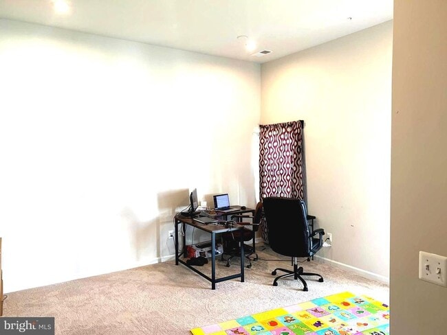 Building Photo - 9606 Julia Ln