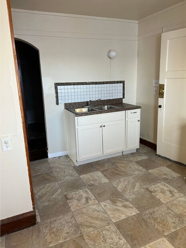 Foto del edificio - 2854-2856 N. 57th St.
