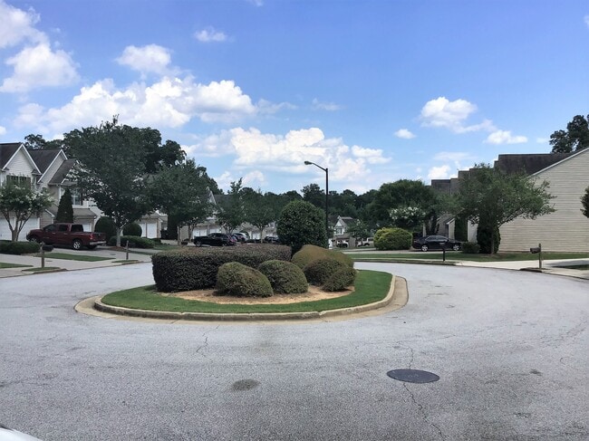 Building Photo - 111 Golden Pine Rd SW