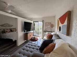 Building Photo - 828 Wiggins Pass Rd