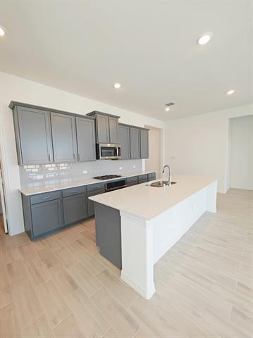 Building Photo - 8328 Catalpa Ln