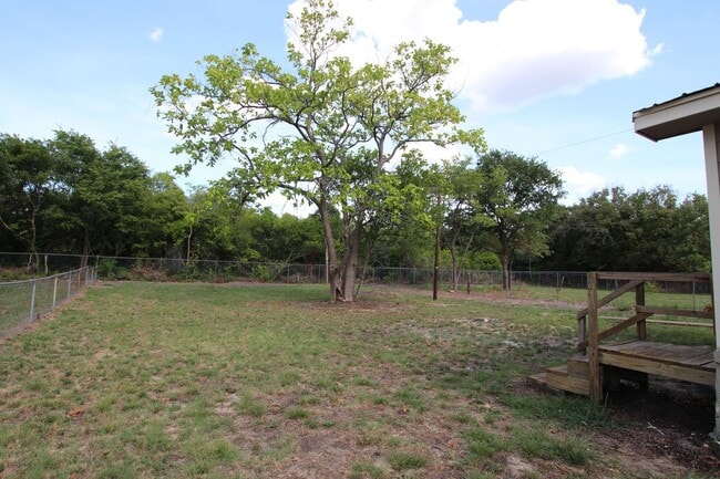 Building Photo - Adorable 2 Bedroom 1 Bath Home in West Tyler! Available now!