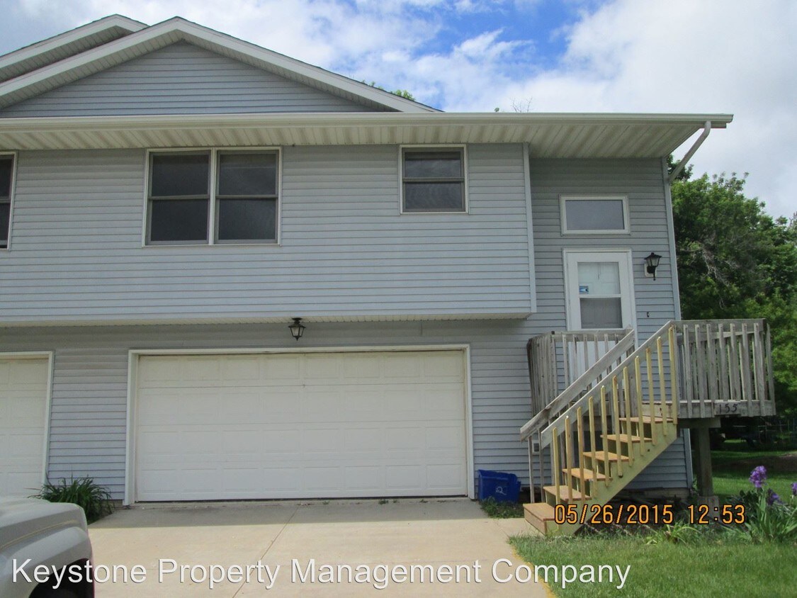 Primary Photo - 155 Parkview Ct