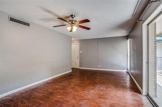 Building Photo - 982 S Weatherred Dr