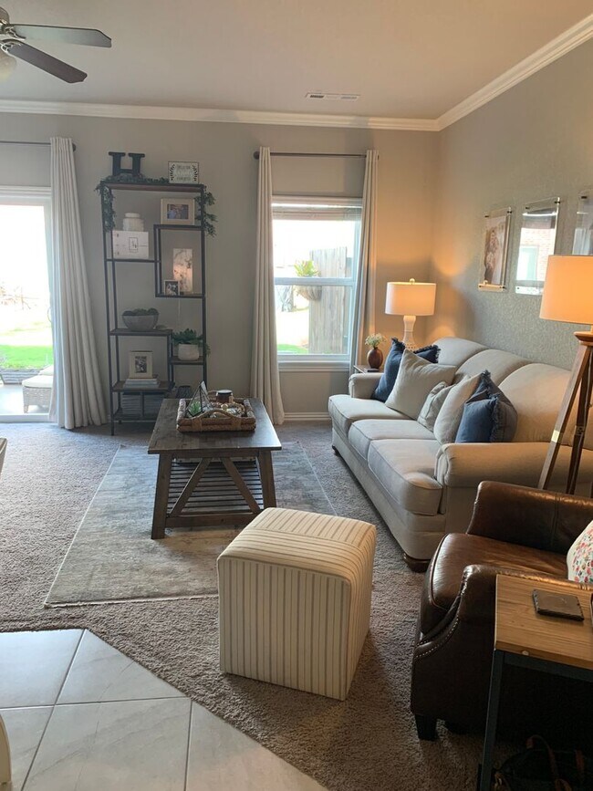 Foto del edificio - 3 Bedroom for Rent in Rogers