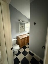 Building Photo - 158 Lake Hayward Rd