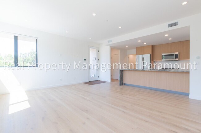Foto del edificio - 1542 N Hoover St