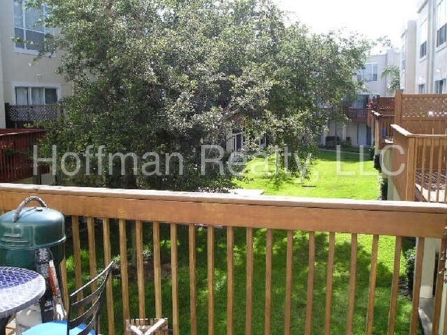 Foto del edificio - 3148 Bayshore Oaks Dr