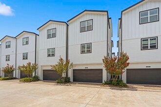Building Photo - 1047 Timbergrove Yards Ln