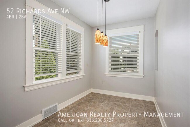 Foto del edificio - 52 Richards Ave NW