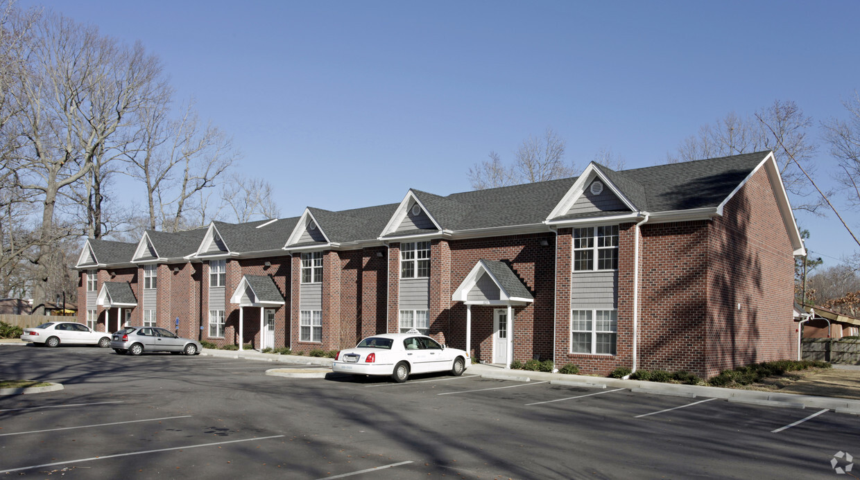 Primary Photo - Lake Ridge Apartments