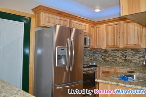 Building Photo - 1089 Grand Ave