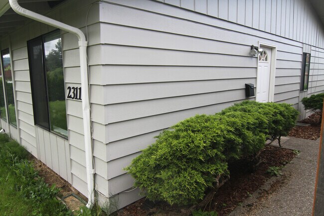 Building Photo - 2309 Humboldt St