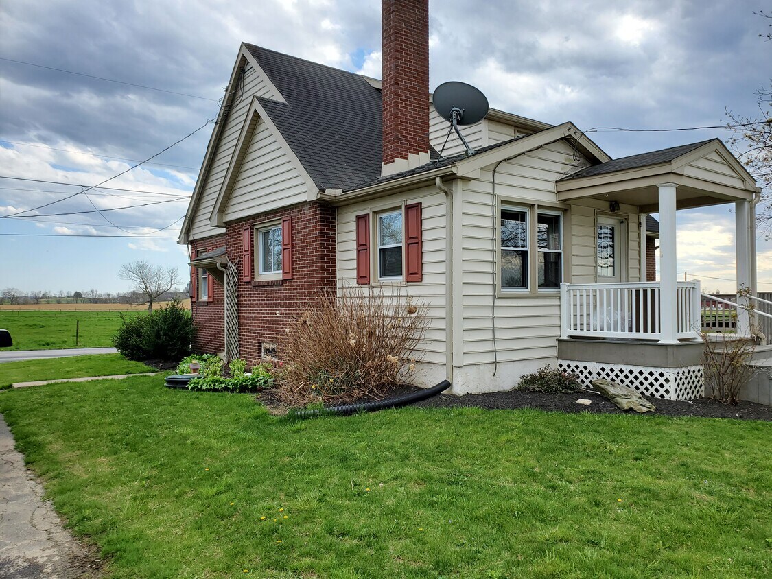 Primary Photo - 151 Lowry Rd