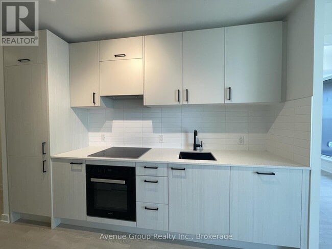 Building Photo - 5 Quarrington Ln