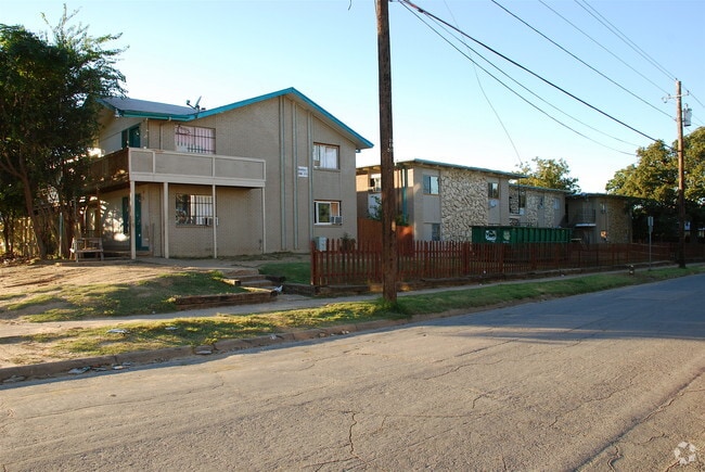 Town Lake North Apartments - Beaux House