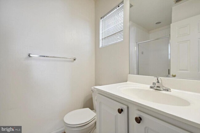 Foto del edificio - 46011 Caraway Terrace