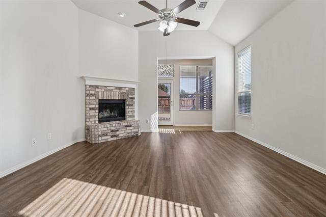 Foto del edificio - 588 Louder Way