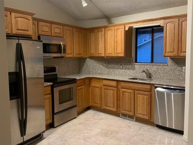 Building Photo - 494 Starlight Dr
